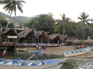 Mismaloya Boat 漁村だけあって船がたくさん並ぶミスマロイヤ。フィッシングやスノーケリングのツアーも可
